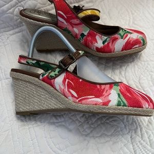 UGC; by Life Stride ; Espridille